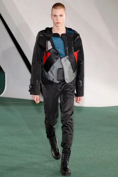 Look 24